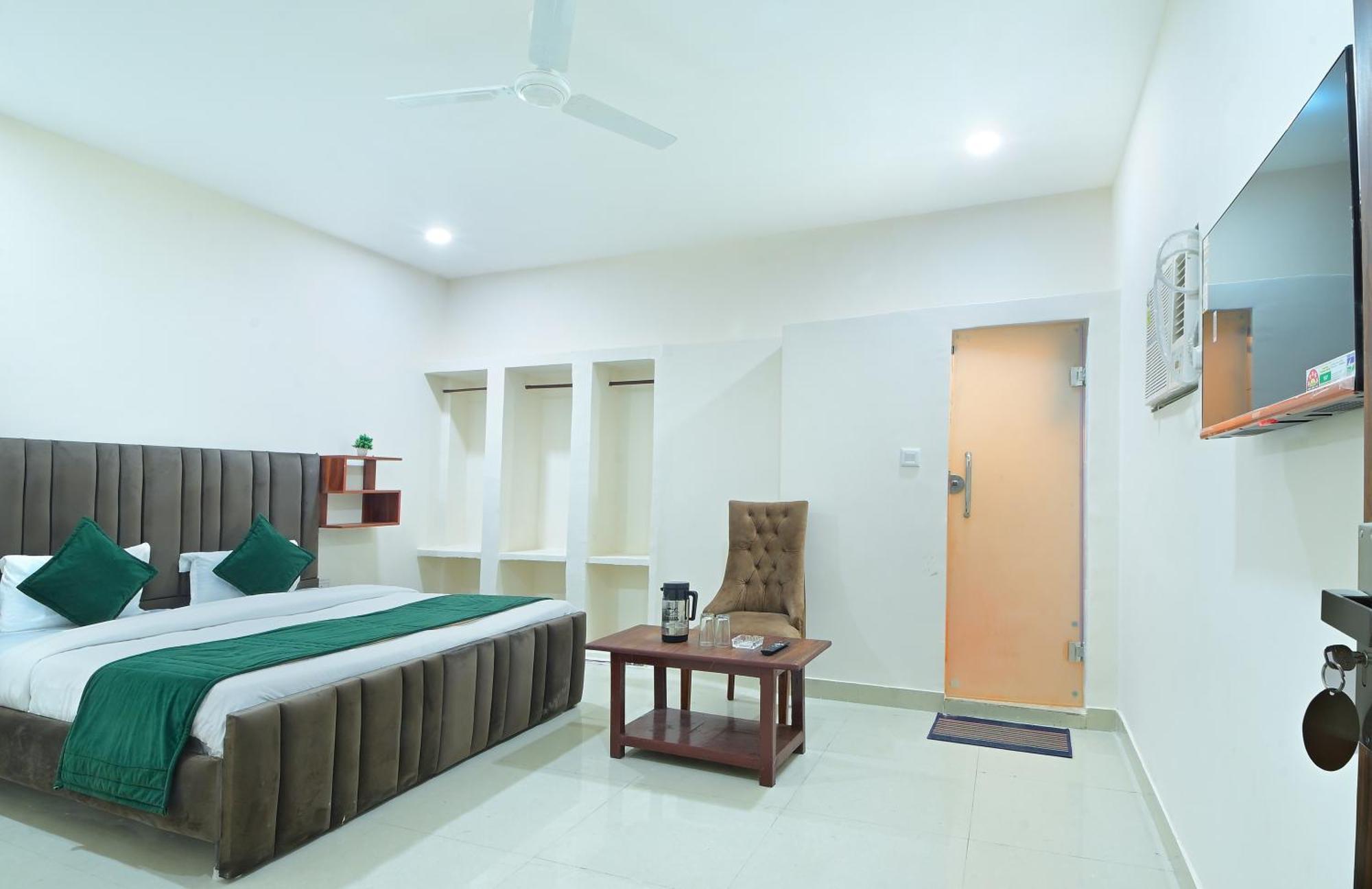 Chowdhry Tourist Lodge - New Delhi Railway Station - 2 Minutes Walk Ngoại thất bức ảnh