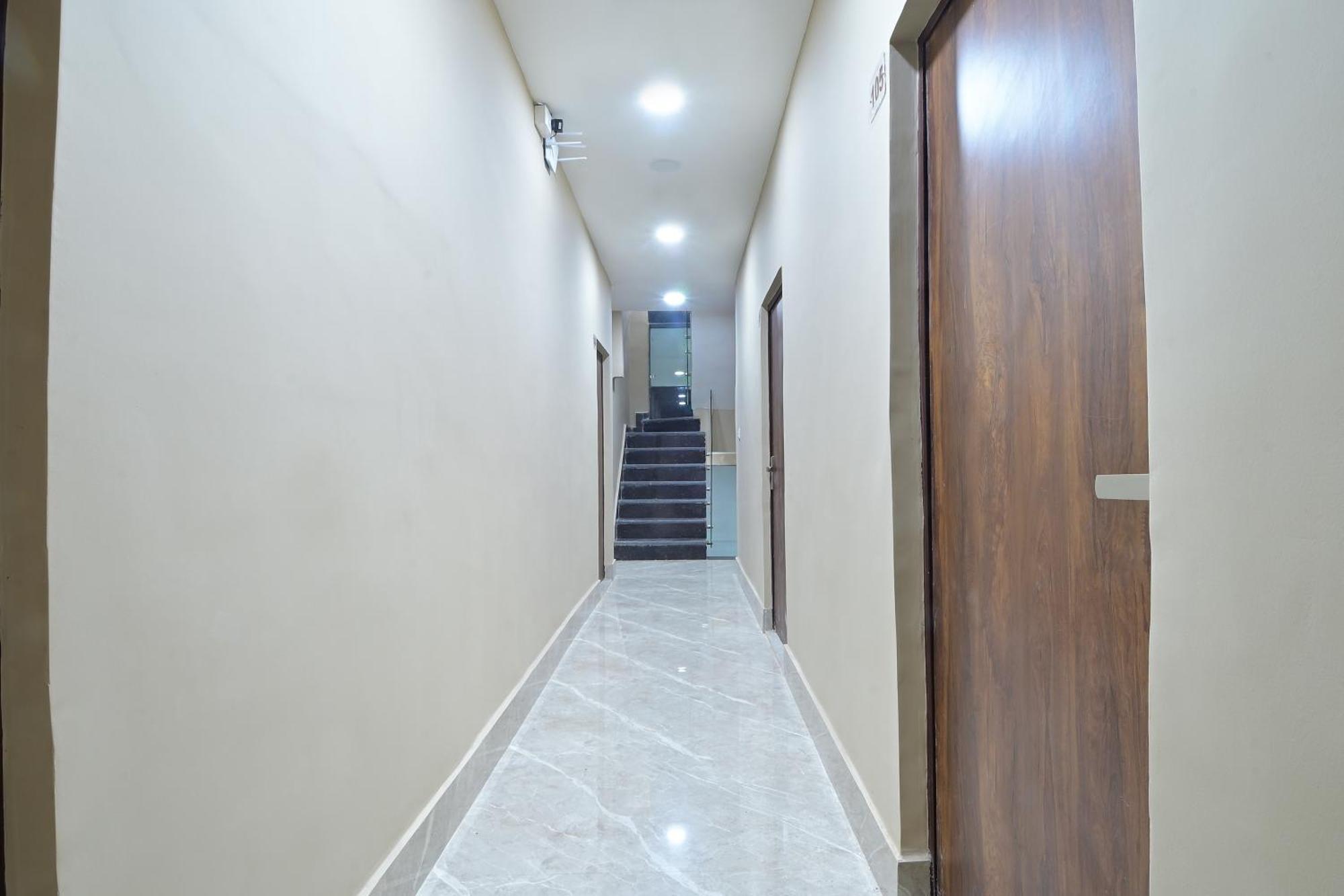 Chowdhry Tourist Lodge - New Delhi Railway Station - 2 Minutes Walk Ngoại thất bức ảnh