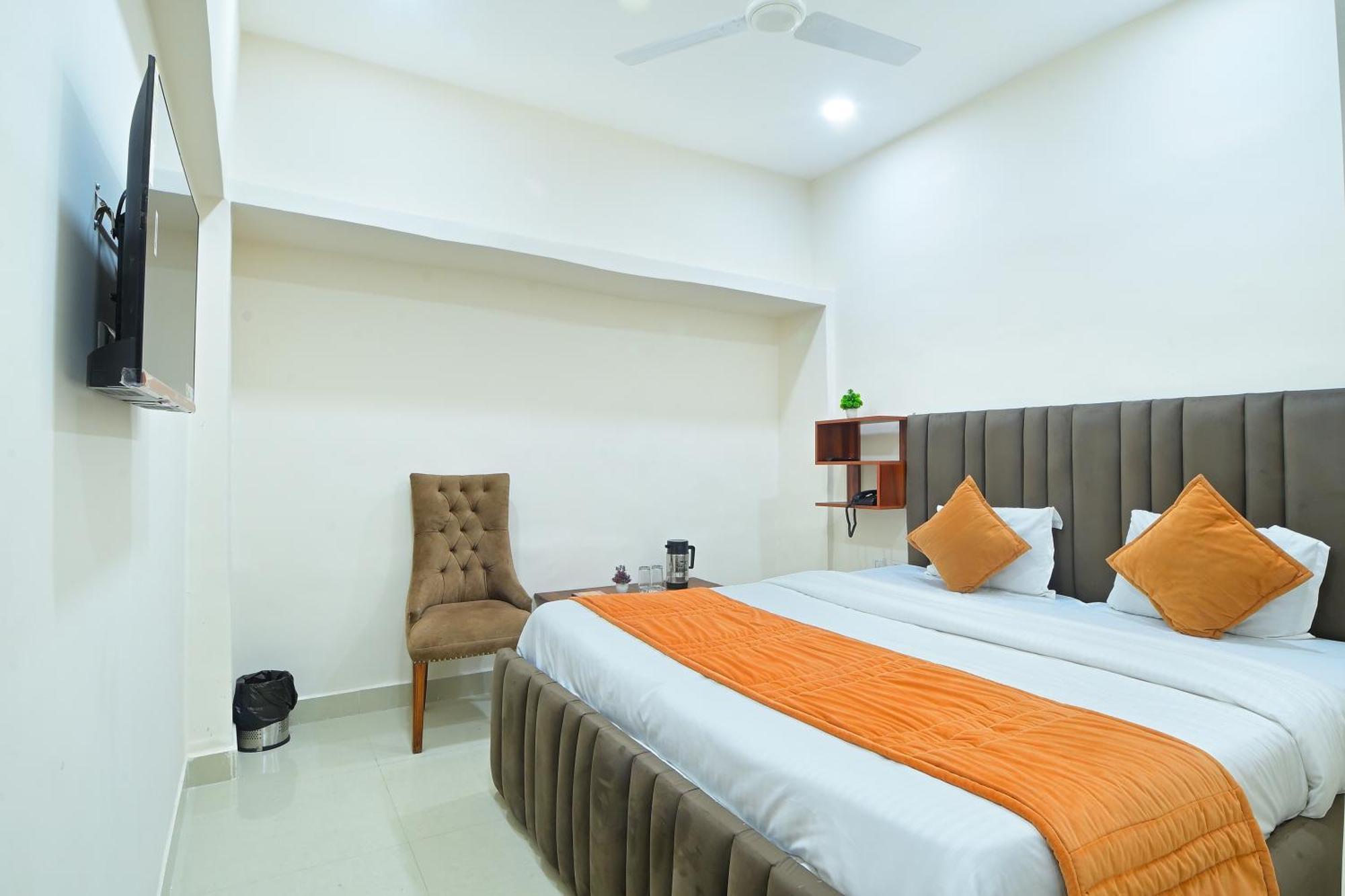 Chowdhry Tourist Lodge - New Delhi Railway Station - 2 Minutes Walk Ngoại thất bức ảnh