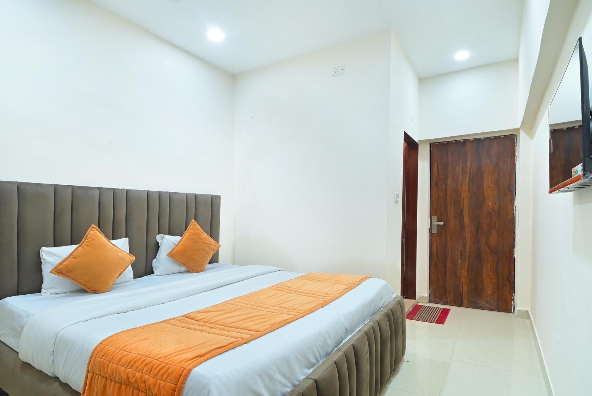 Chowdhry Tourist Lodge - New Delhi Railway Station - 2 Minutes Walk Ngoại thất bức ảnh