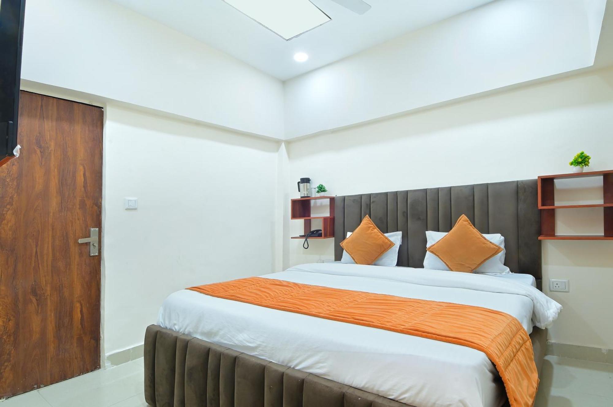 Chowdhry Tourist Lodge - New Delhi Railway Station - 2 Minutes Walk Ngoại thất bức ảnh
