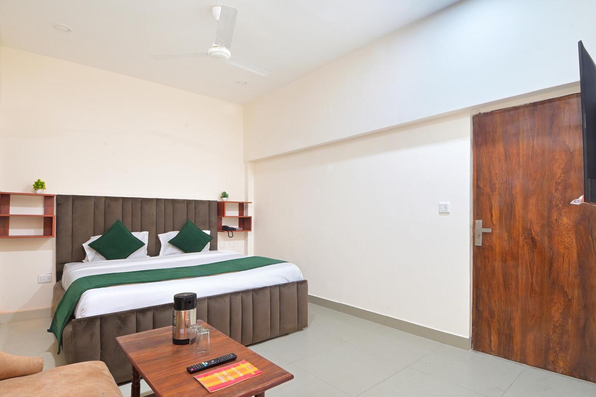 Chowdhry Tourist Lodge - New Delhi Railway Station - 2 Minutes Walk Ngoại thất bức ảnh
