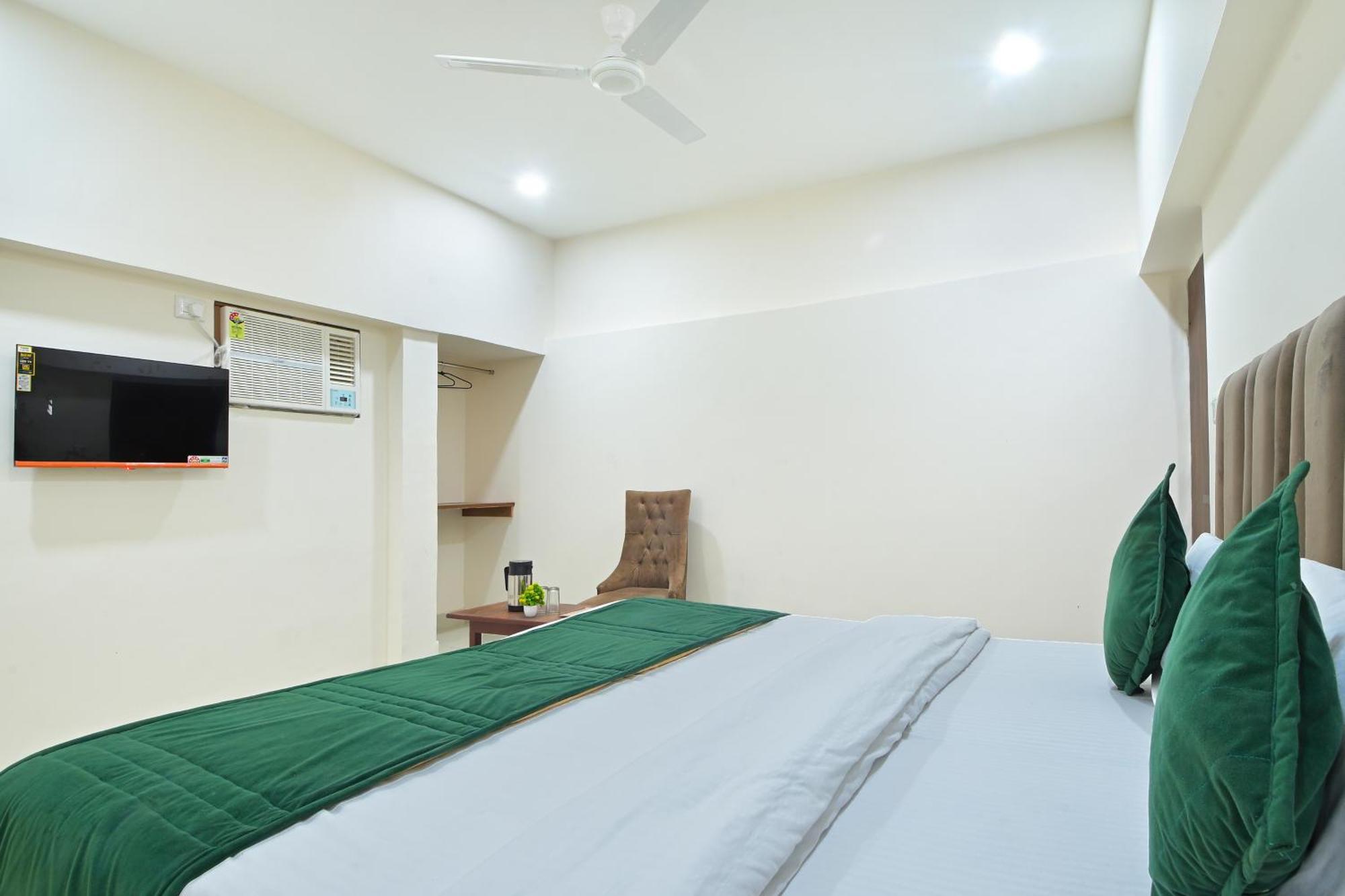 Chowdhry Tourist Lodge - New Delhi Railway Station - 2 Minutes Walk Ngoại thất bức ảnh